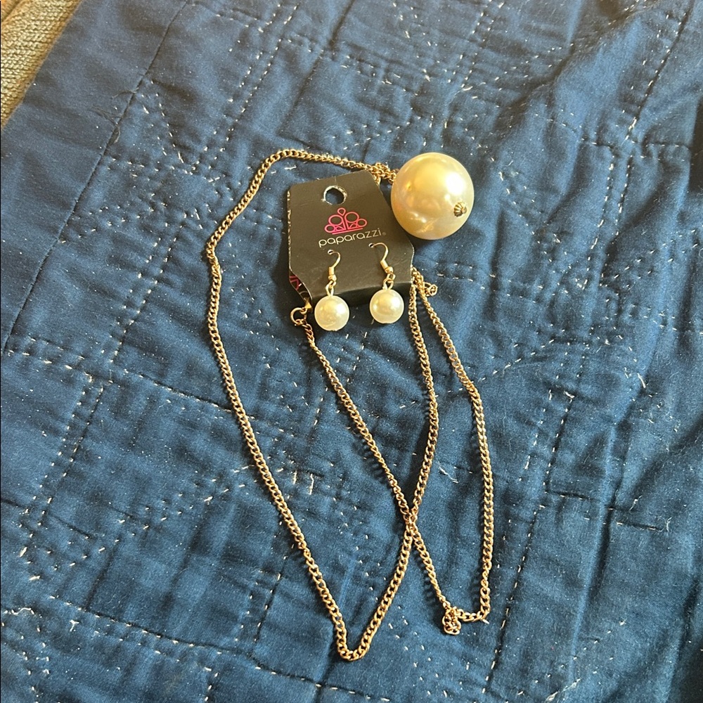 Paparazzi Gold Necklace with White Pearls